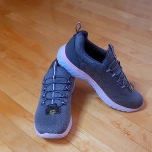 Slip-on Athletic Shoes Sz 10 Wide Width NWT